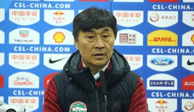 小男孩醒来发现被戴困龙锁