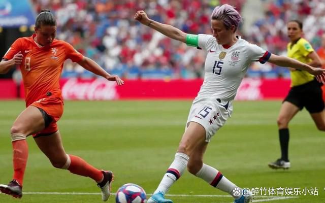 女人扒开尿口